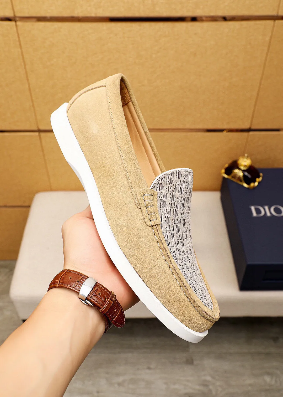 Men's shoes 💰460 💐 Product trademark: Dior "Dior" casual leather shoes Regular size: 38-44 (45.46.47🉑️Customized) Product materials: Selected Italian imported first-layer calfskin upper, imported water-dyed 🐂 cowhide lining. Strong three-dimensional visual effect, rubber outsole Color: 3⃣️colors available